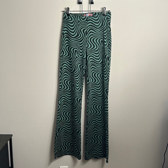 NWOT Urban Outfitters Black and Green Swirly Pants - Picture 1 of 2